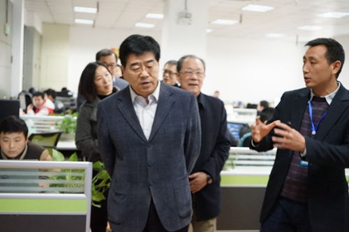 測繪地信局副局長赴重慶知行地理信息咨詢服務(wù)有限公司開展調(diào)研與貿(mào)易咨詢交流